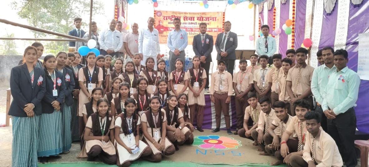 एसपी आञ्जनेय वार्ष्णेय ने एनएसएस शिविर में युवाओं को प्रेरित किया