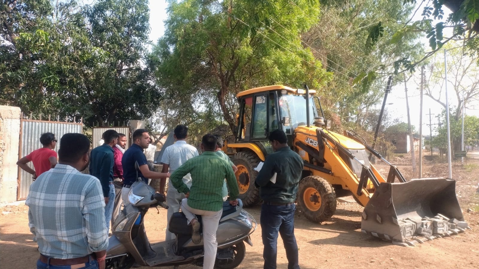 नगर पंचायत सरसीवा की बड़ी कार्रवाई, अवैध कब्जों पर चला बुलडोजर..!