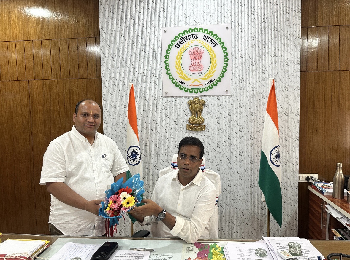 सारंगढ़-बिलाईगढ़ को मिला नया CMHO: डॉ. पुष्पेंद्र वैष्णव के नेतृत्व से स्वास्थ्य सेवाओं में सुधार की उम्मीद..!
